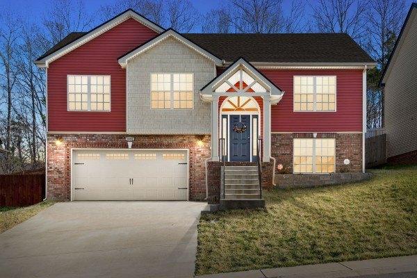 Racker Dr, Clarksville, TN 37043