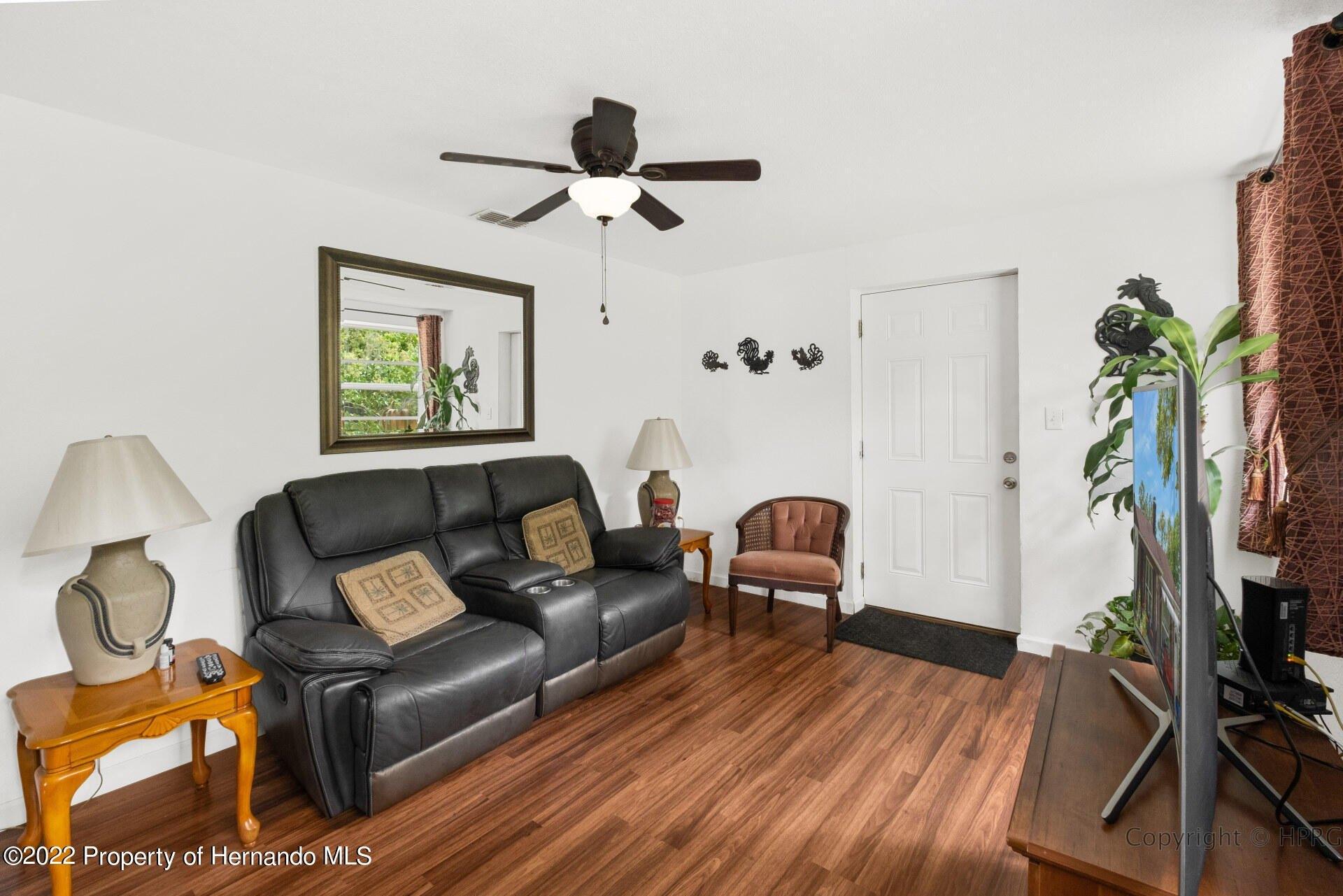 Oxenham Ave, Spring Hill, FL 34610