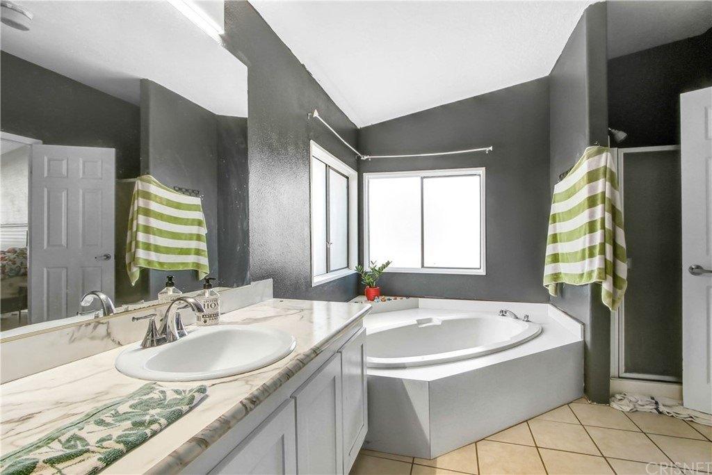 Emerald Ln, Castaic, CA 91384