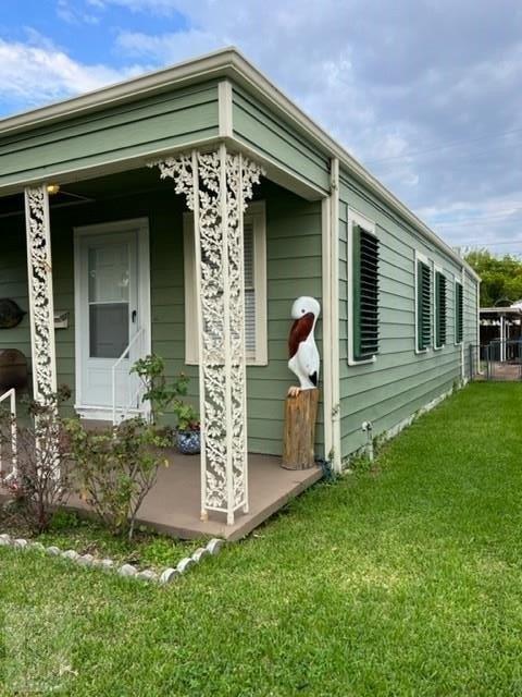 Alamo Dr, Galveston, TX 77551