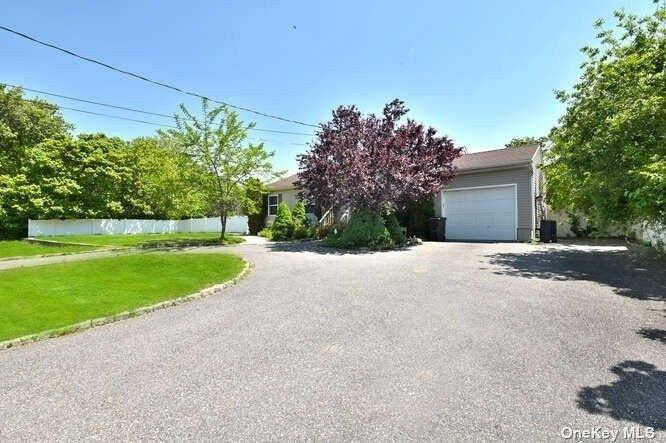 Diana Dr, Mastic Beach, NY 11951