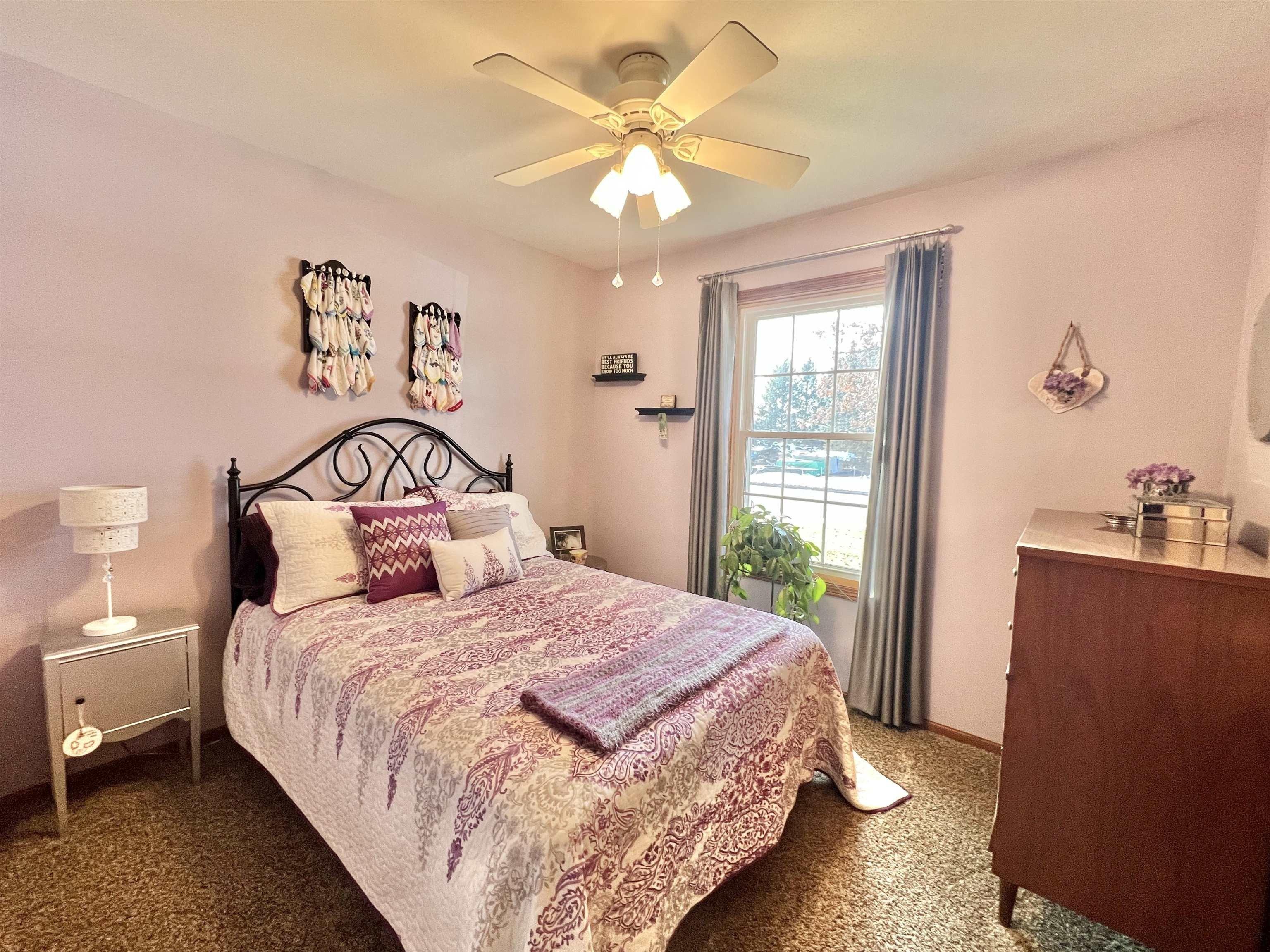Glenbarr Dr, Janesville, WI 53548