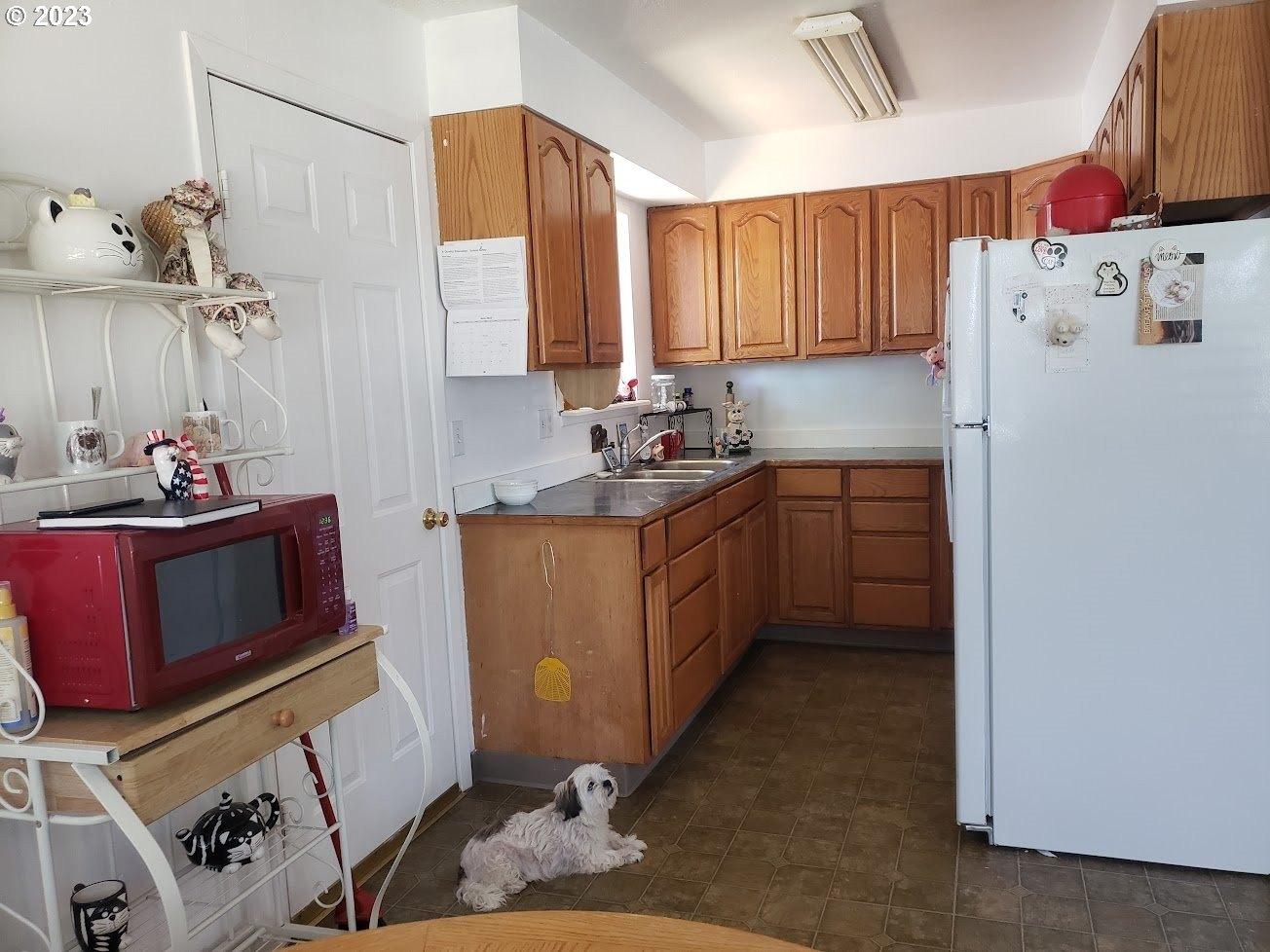 W Collins St, Goldendale, WA 98620