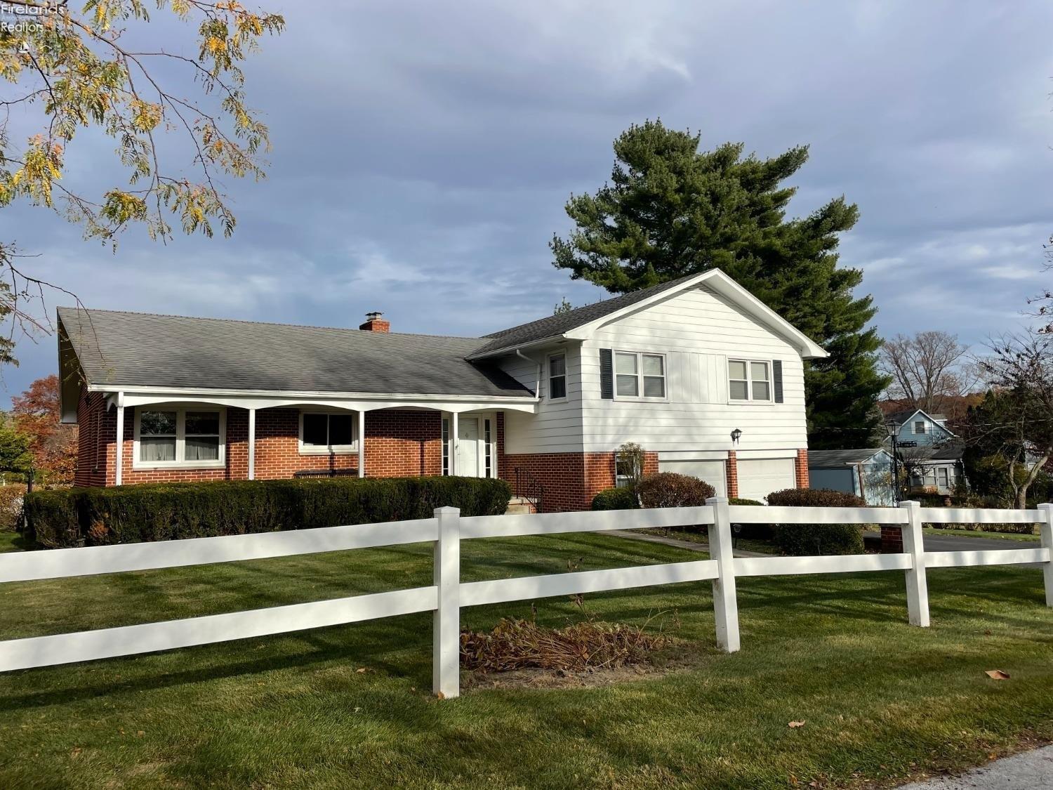 Van Meter Dr, Tiffin, OH 44883