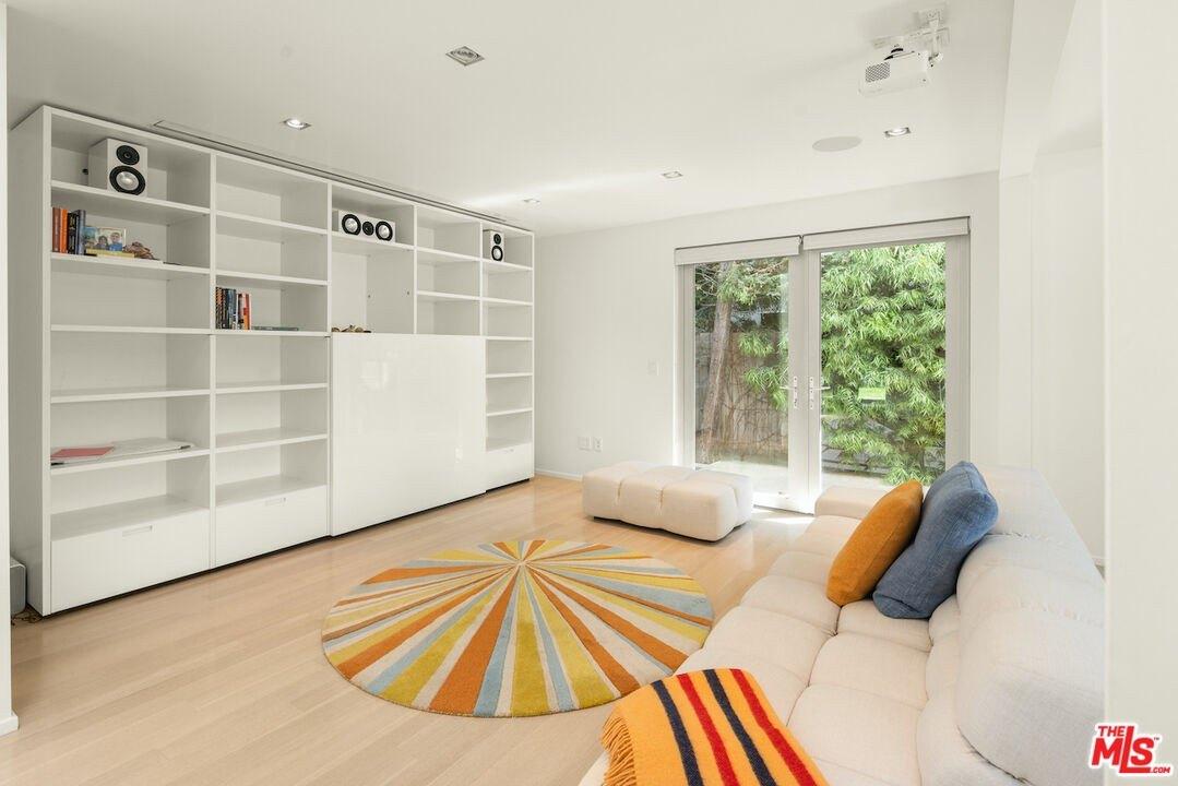 Stassi Ln, Santa Monica, CA 90402