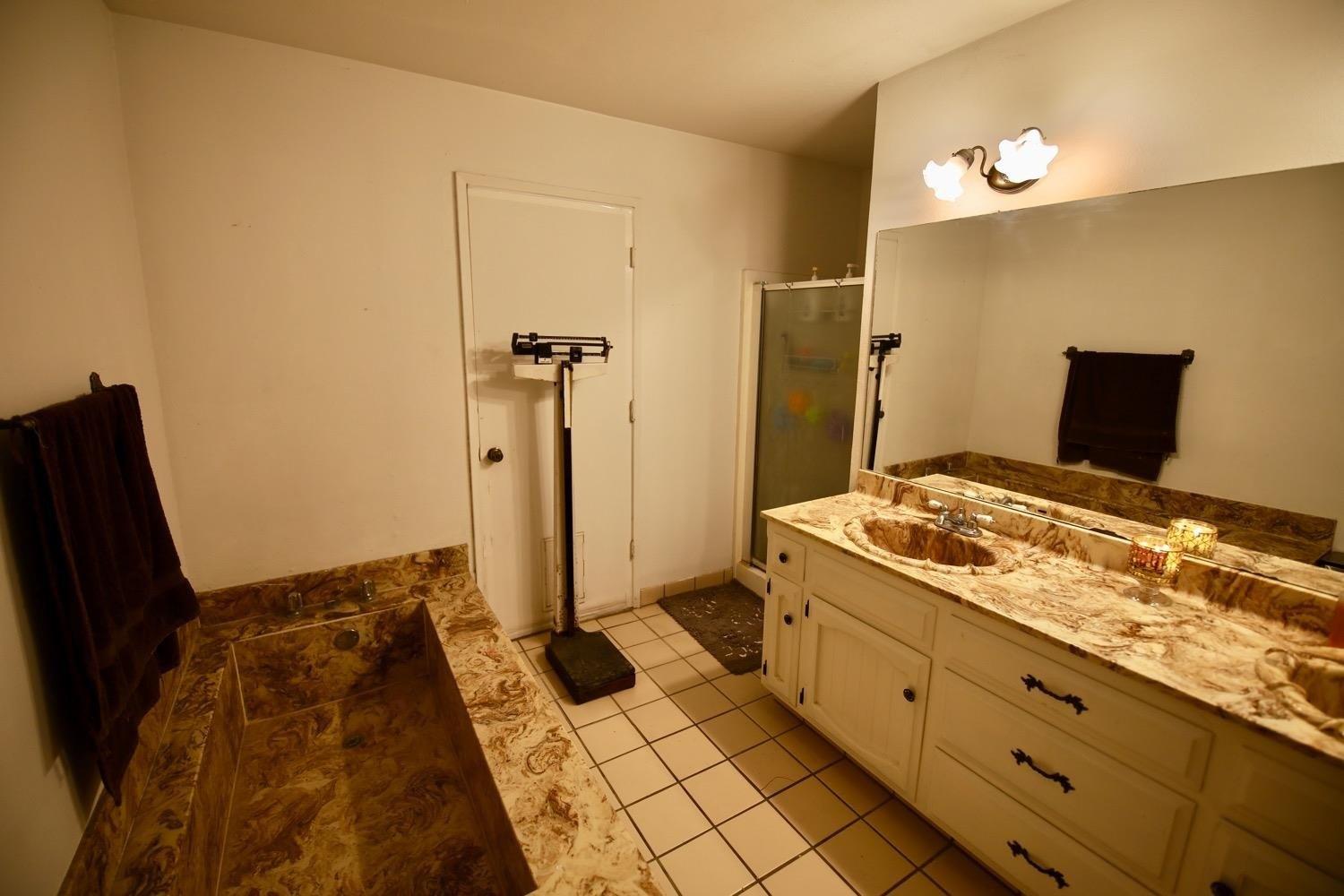 Claremont Rd, Madera, CA 93638