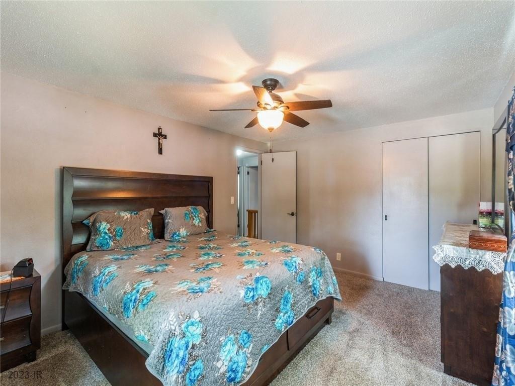 Columbus Dr, Marshalltown, IA 50158