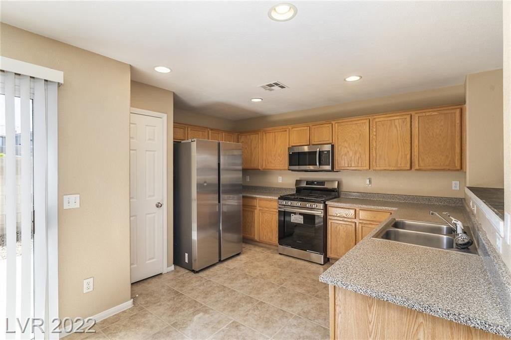Louisiana Lakes Ave, Las Vegas, NV 89183