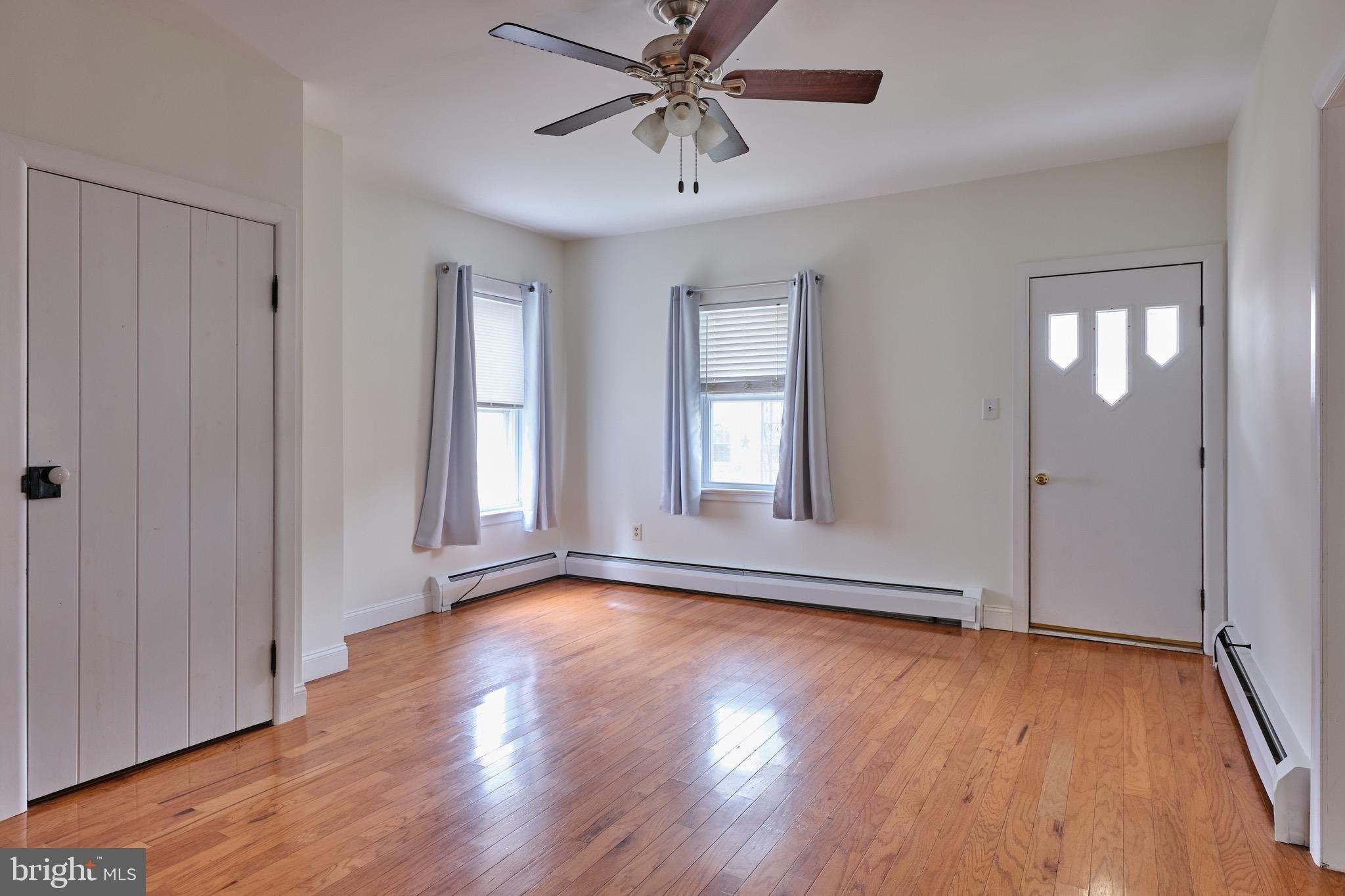 West St, Bloomsbury, NJ 08804