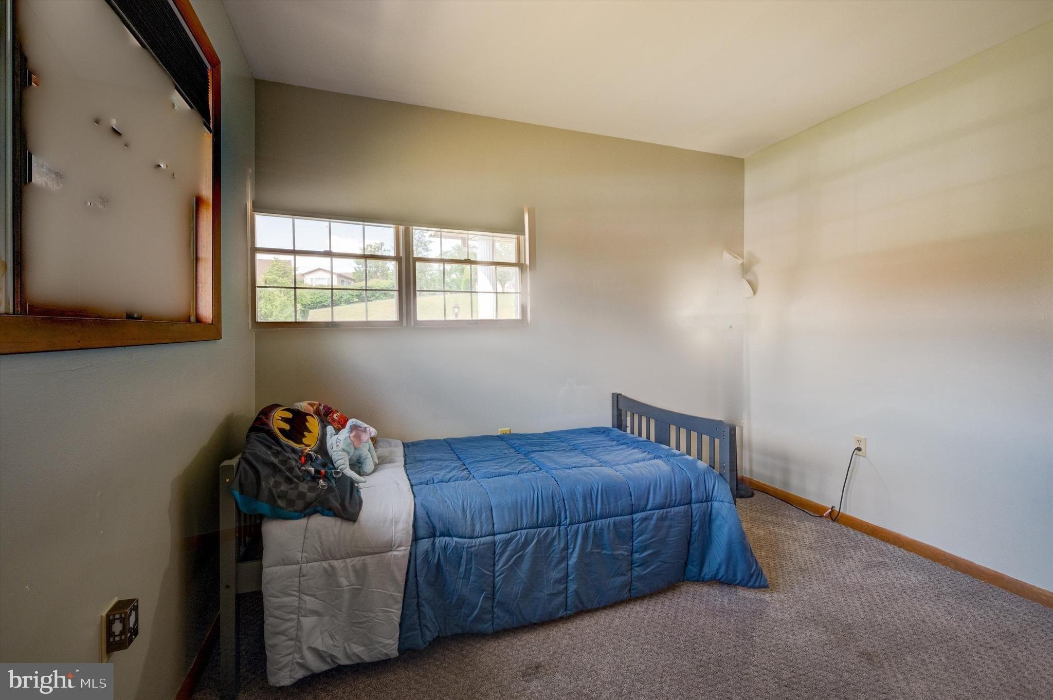 Jade Dr, Chambersburg, PA 17202
