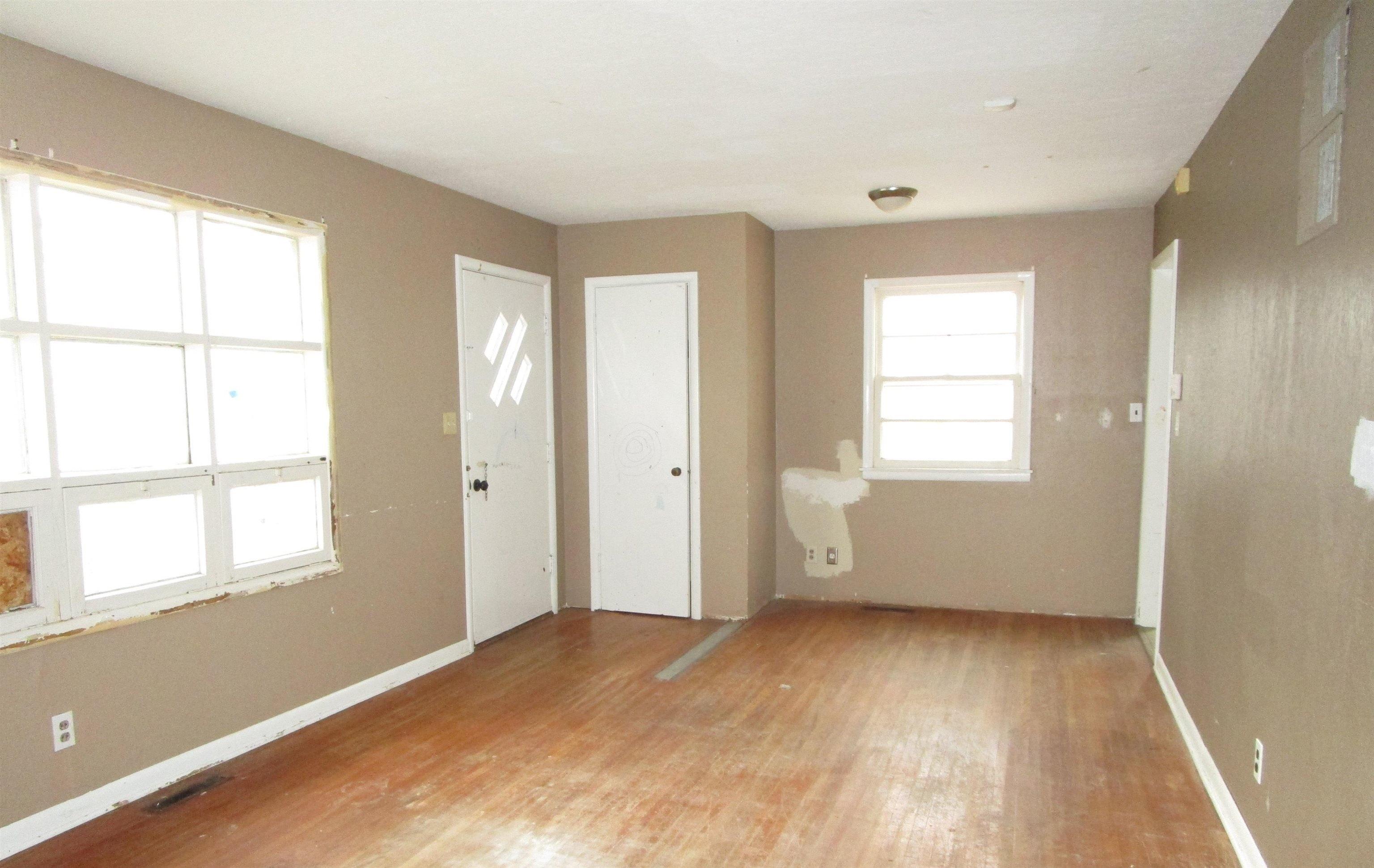 E Evanston St, Park City, KS 67219