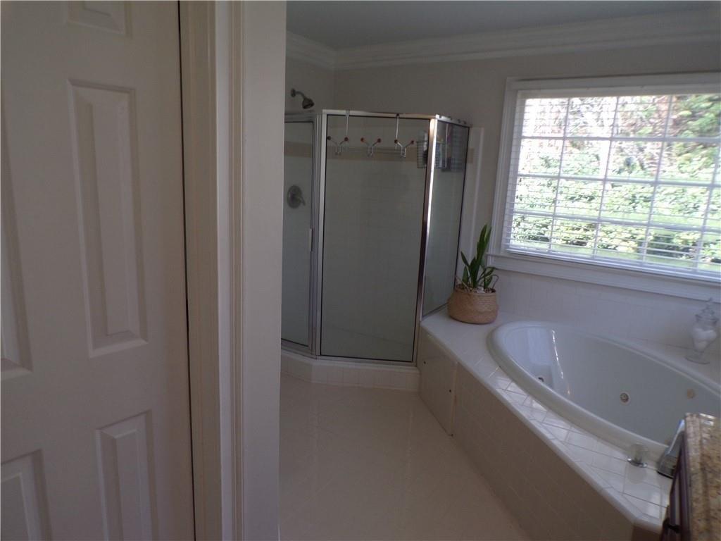 Laurel Springs Ln Sw, Marietta, GA 30064