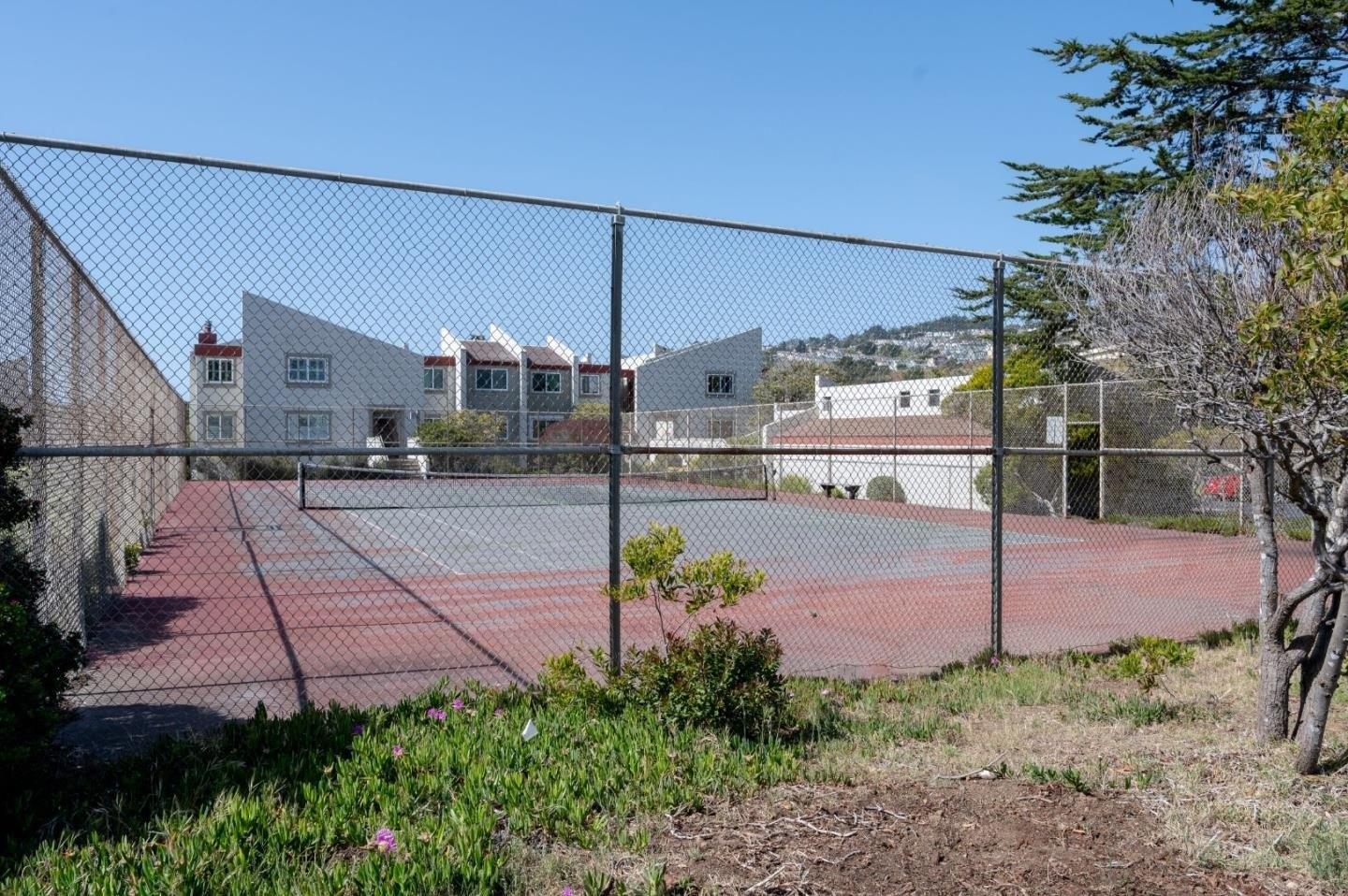 Palmetto Ave, Pacifica, CA 94044