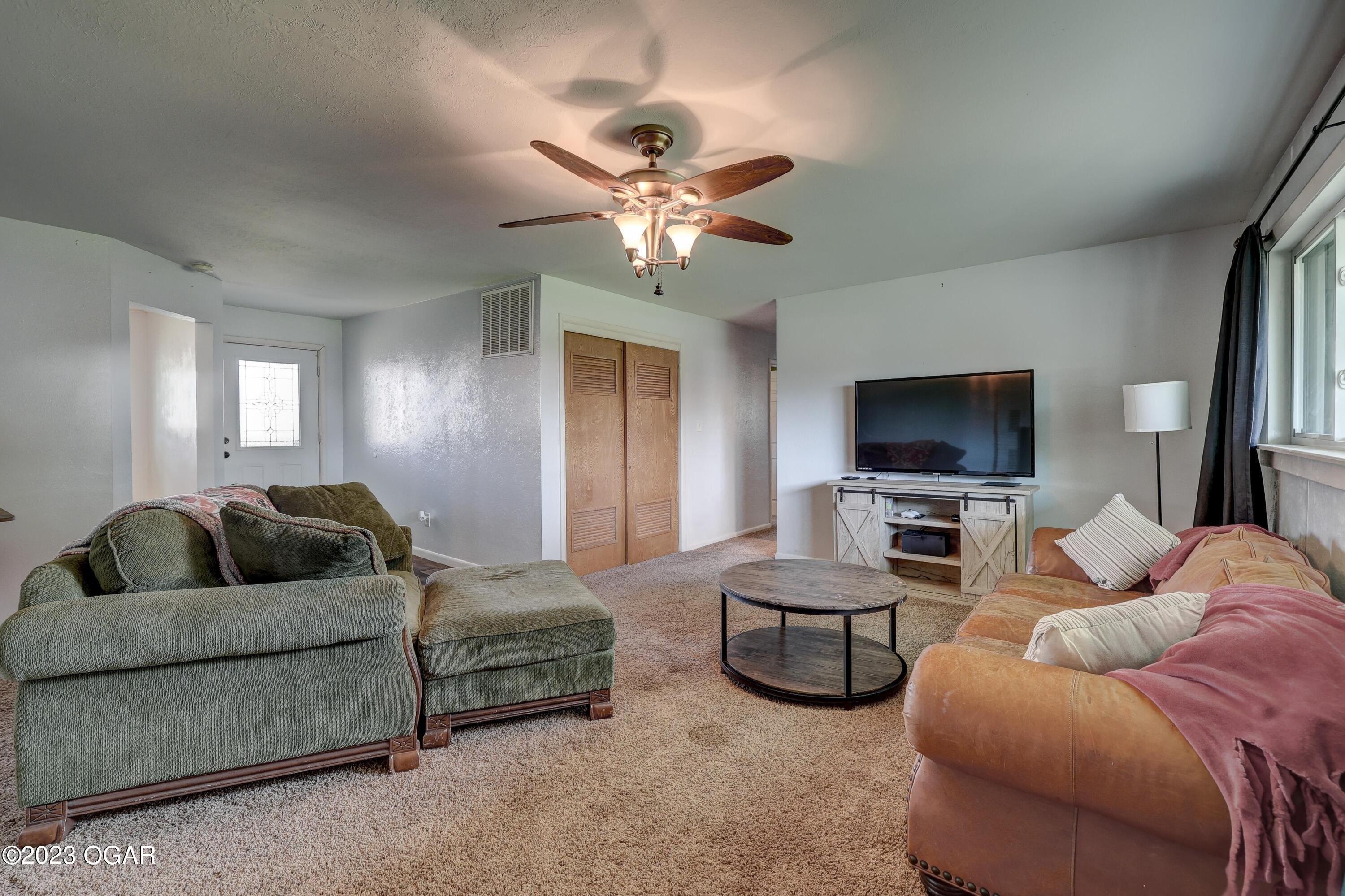 Hillcrest St, Carl Junction, MO 64834