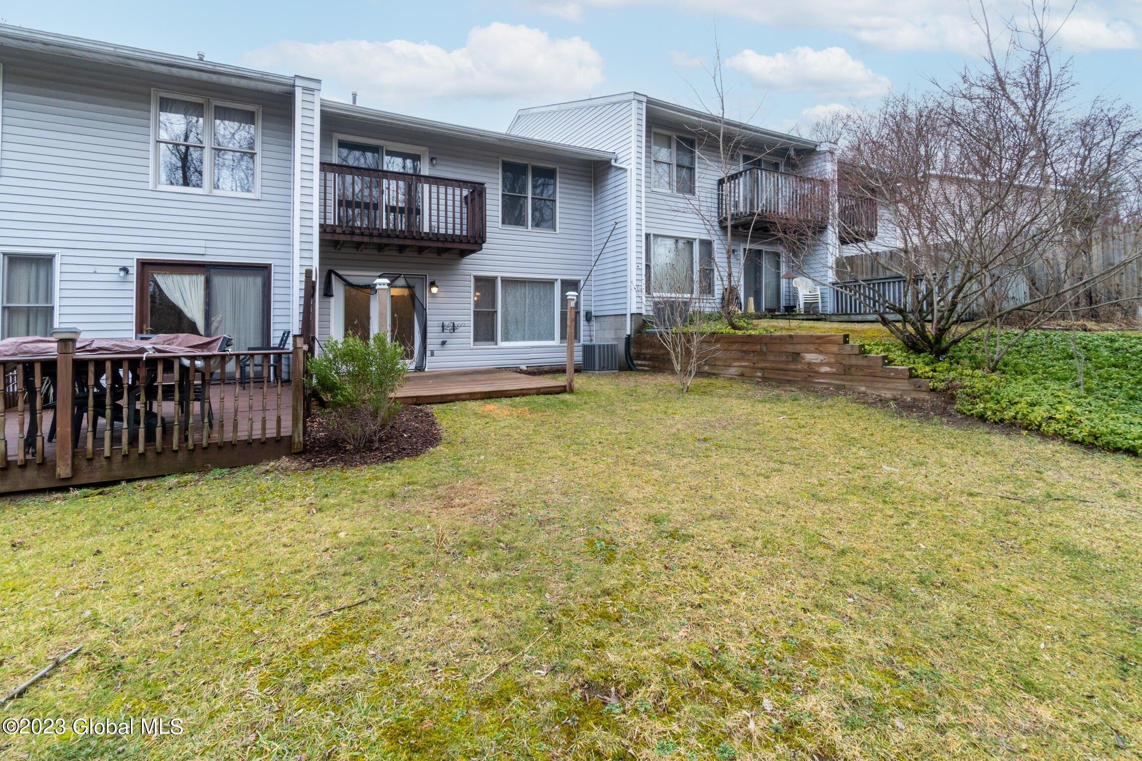 Cheryl Ct, Troy, NY 12180