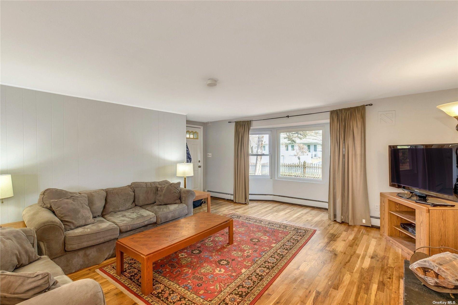 Cedar Grove Ave, Lake Grove, NY 11755