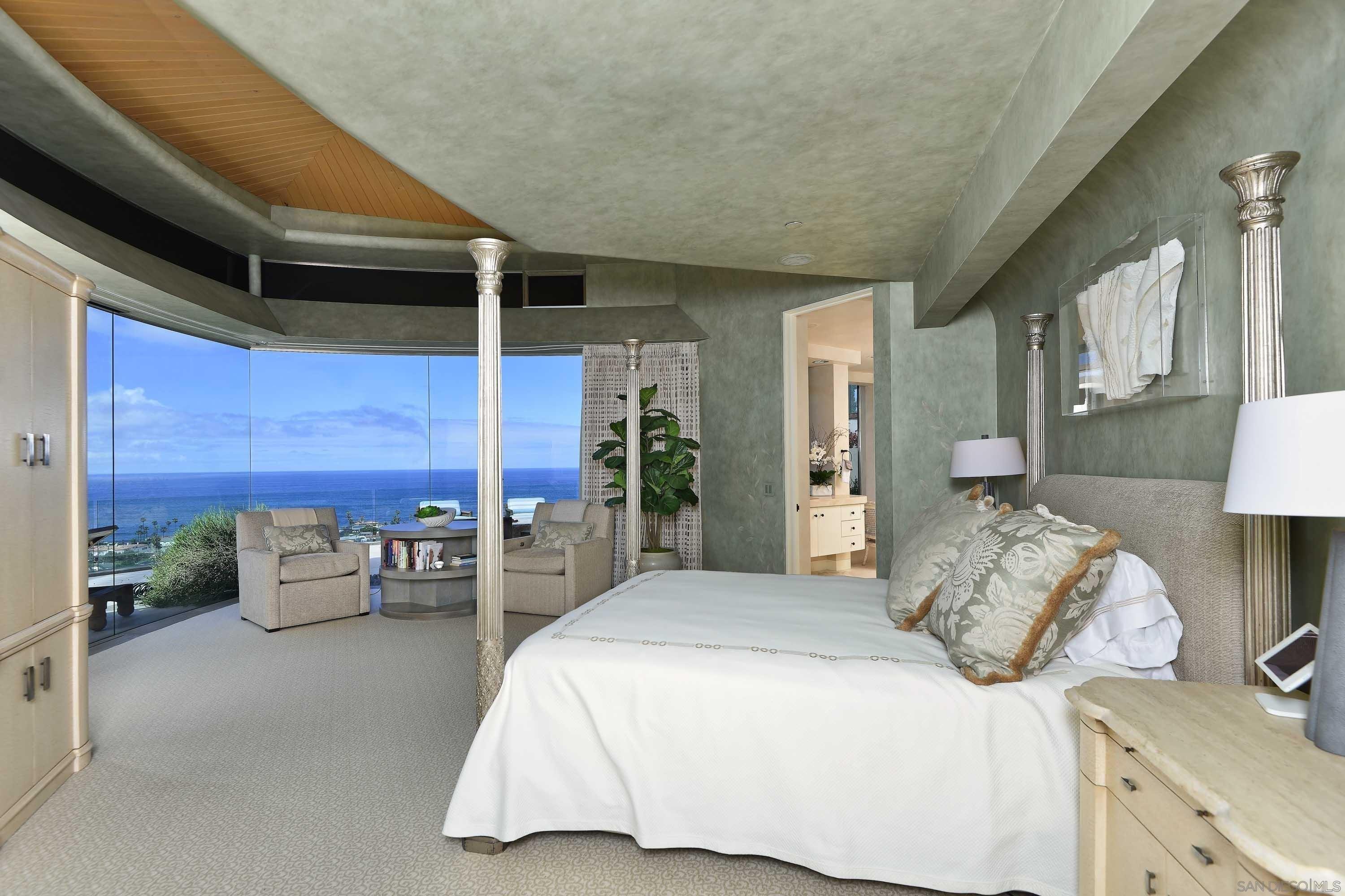 La Jolla Corona Dr, La Jolla, CA 92037