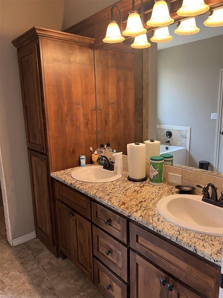 Sw Trevor Cir, Lawton, OK 73505