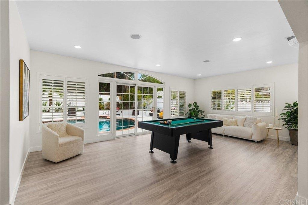 Kinzie St, Chatsworth, CA 91311