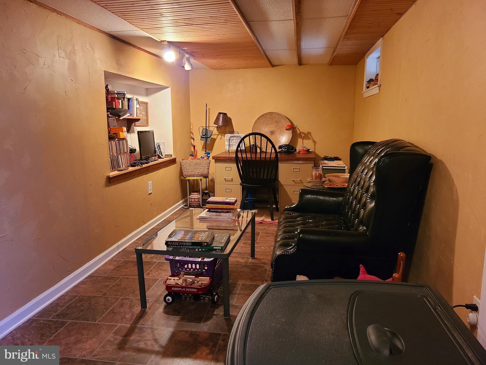W 8th St, Pottstown, PA 19464