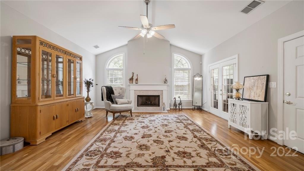 Windsor Ridge Dr, Charlotte, NC 28277