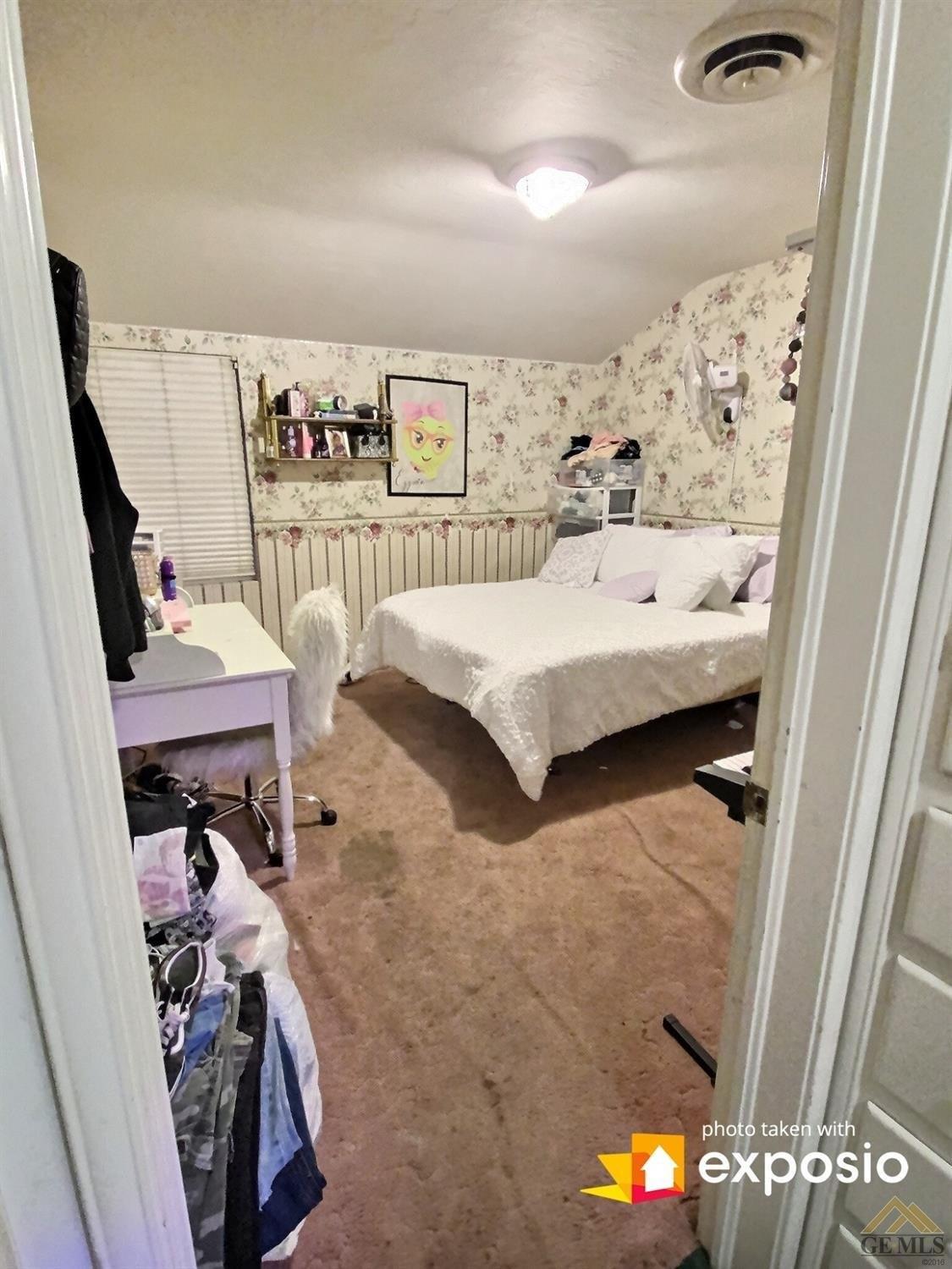 El Prado Dr, Bakersfield, CA 93304