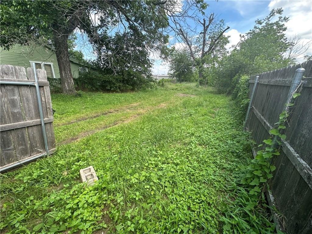 Taylor St, Waco, TX 76704