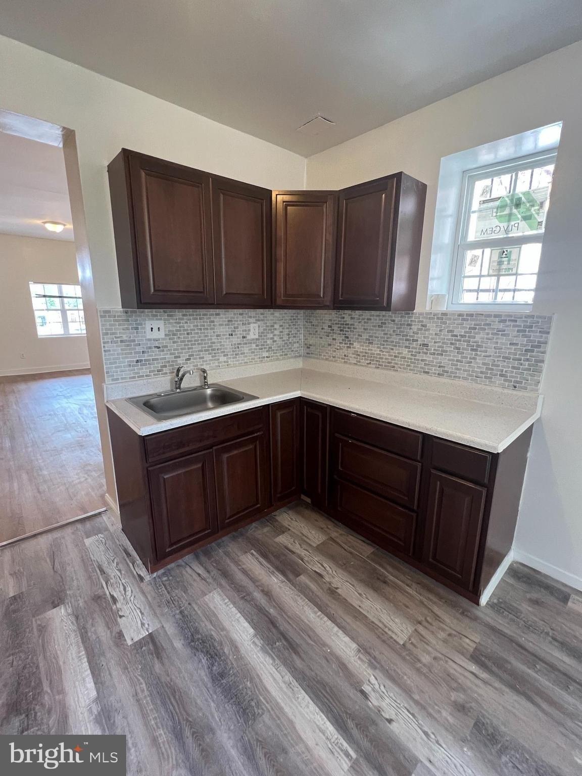 N 10th St, Philadelphia, PA 19140