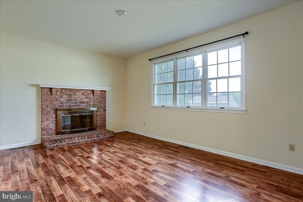 Mance Dr, Harrisburg, PA 17112