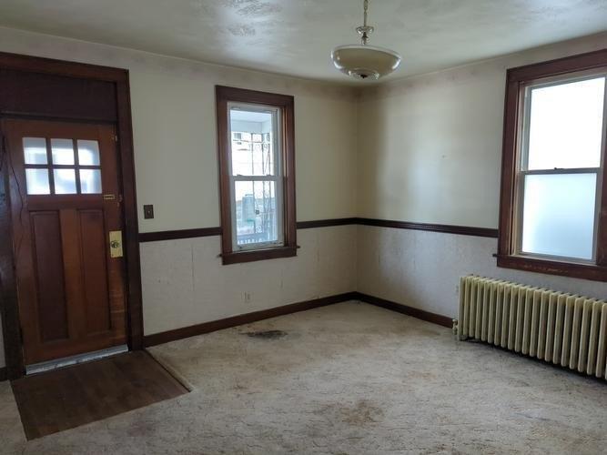 Luella Ave, Charleroi, PA 15022