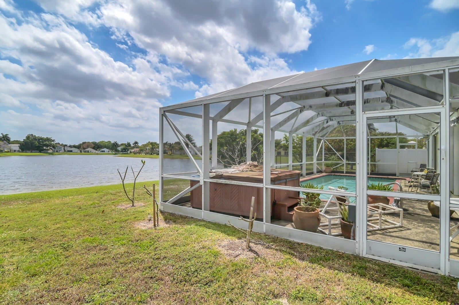 Classic Ct, West Palm Beach, FL 33417
