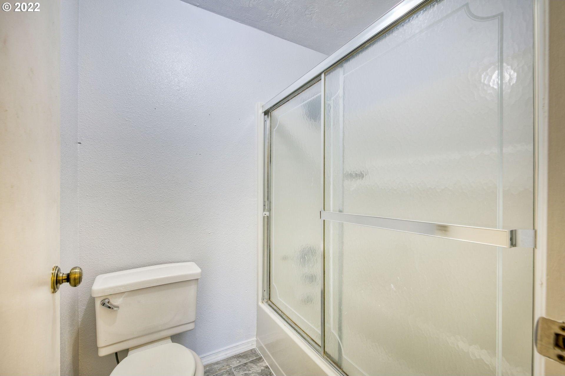 Cedar Pl, Creswell, OR 97426