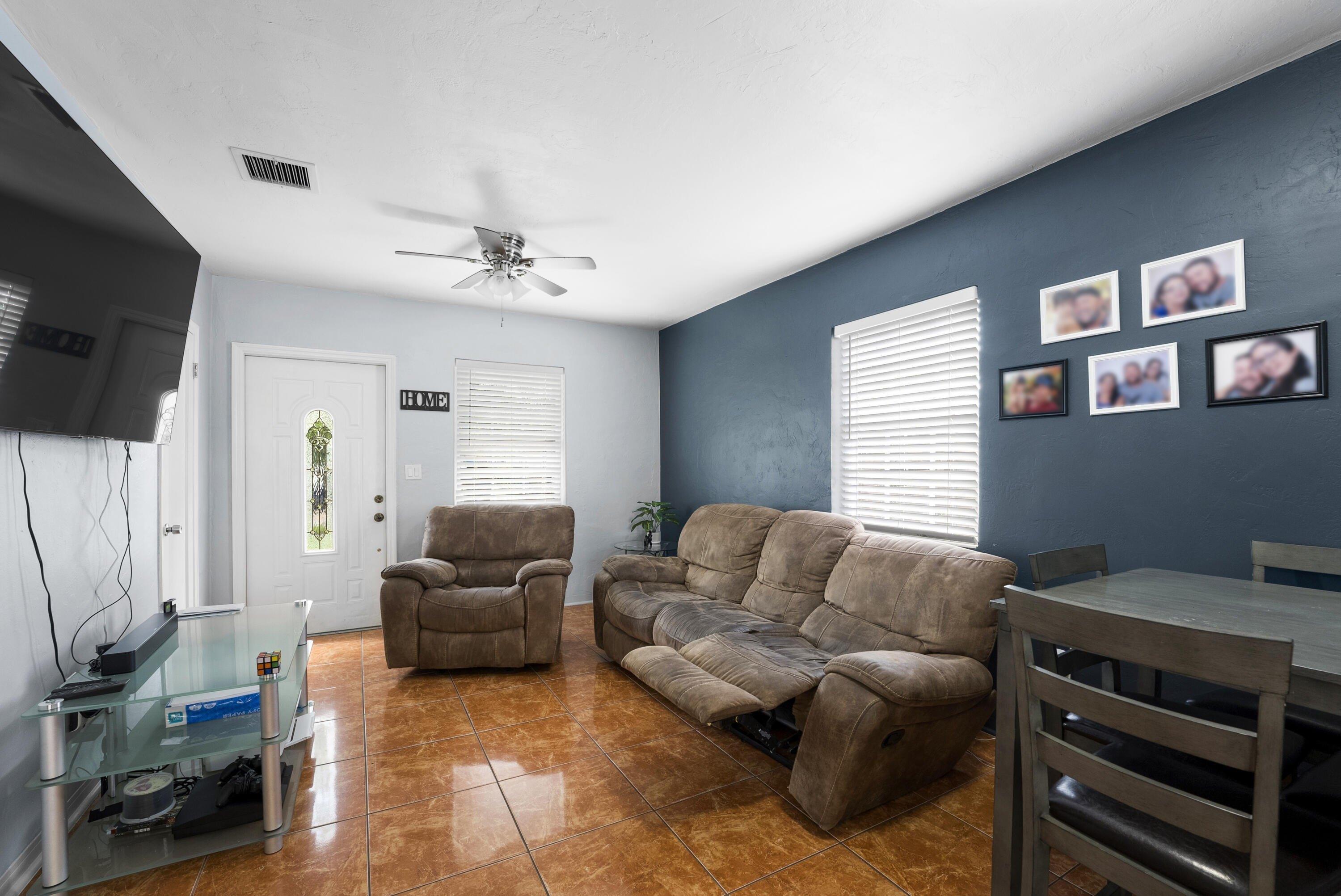 Glenwood Rd, West Palm Beach, FL 33405