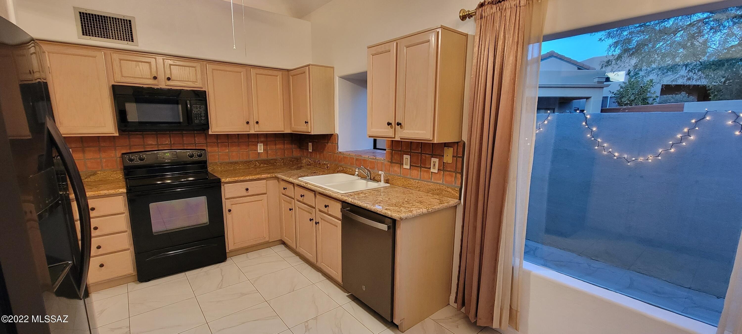 E Shastan Way, Tucson, AZ 85718
