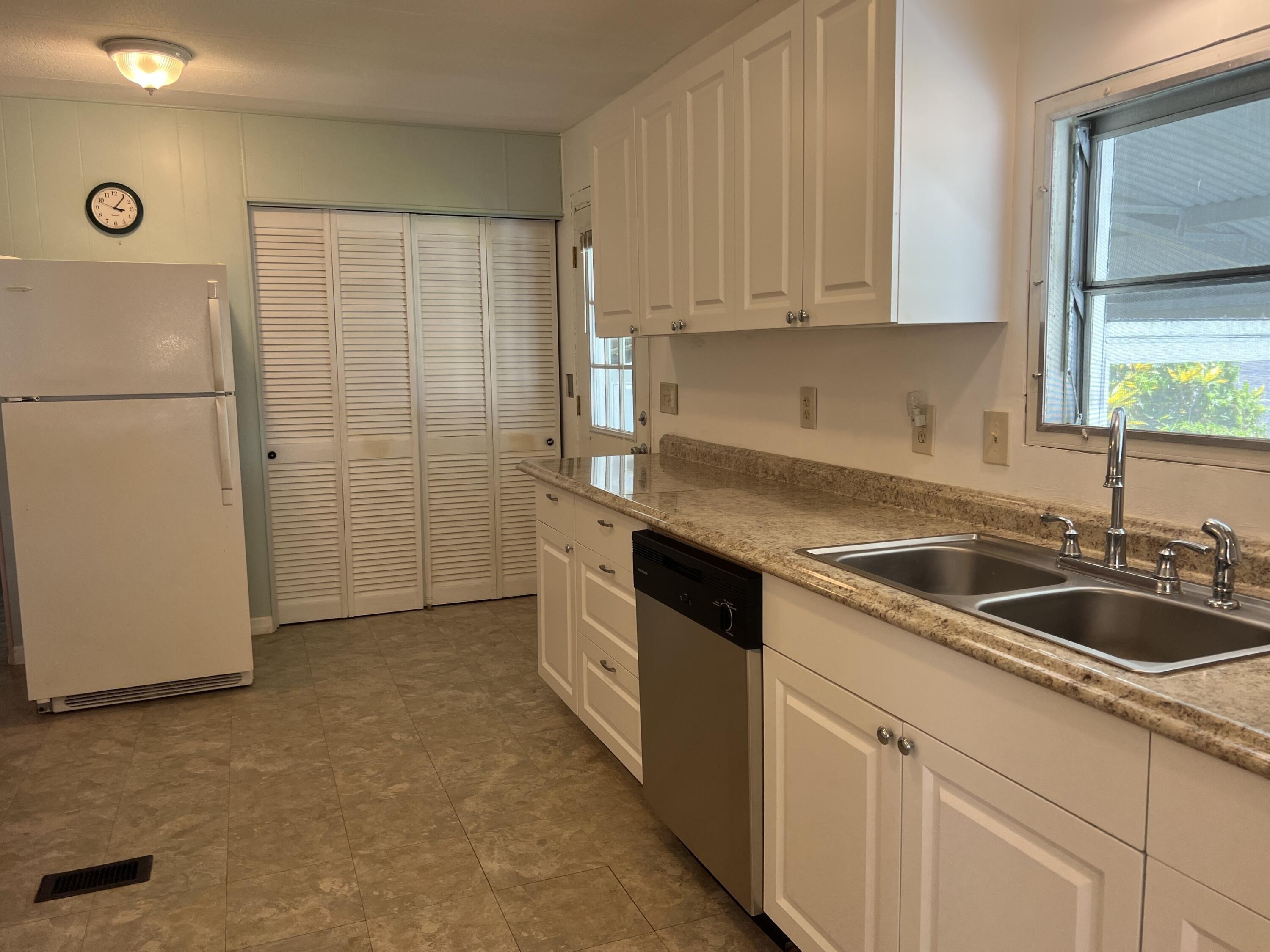 Se Eagle Ave, Hobe Sound, FL 33455