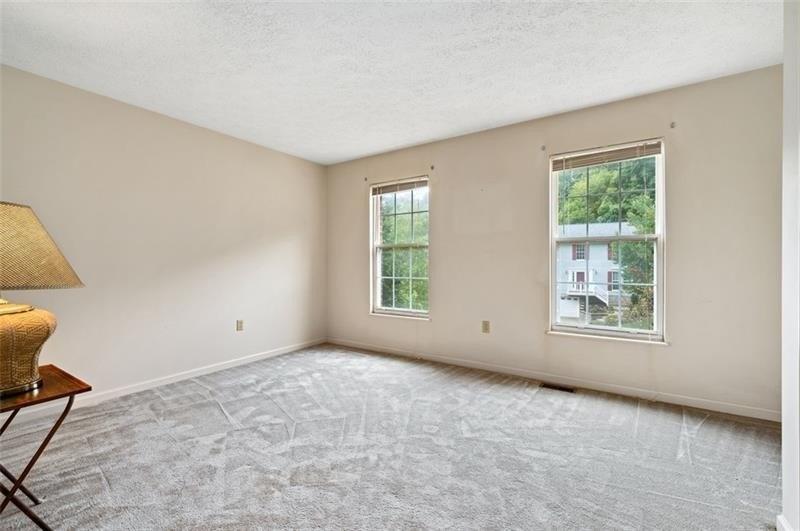 Colony Oaks Dr, Pittsburgh, PA 15209