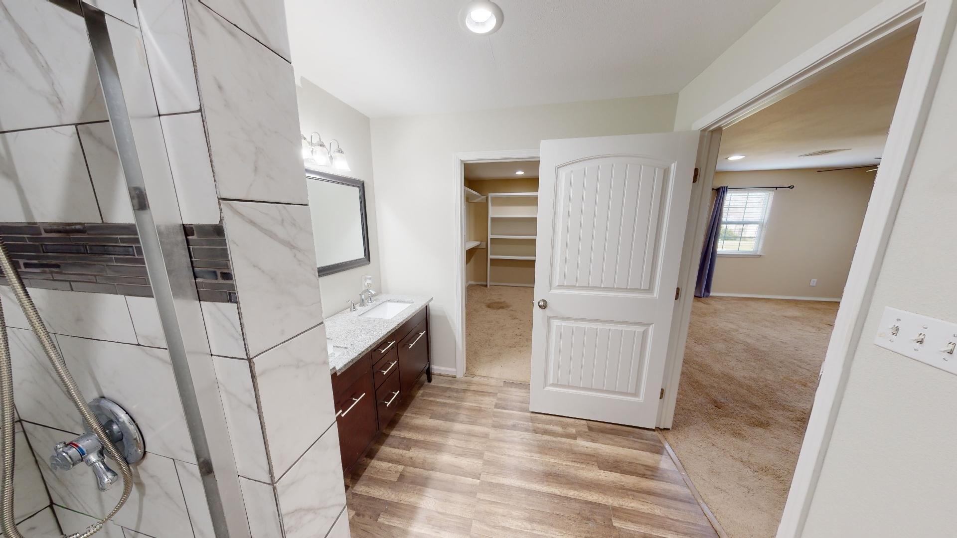 S Hickory St, Nowata, OK 74048