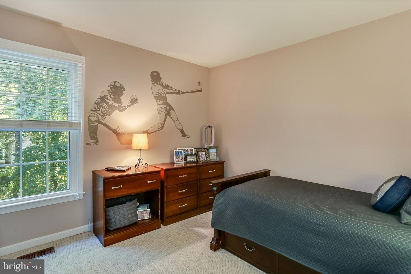 Great Owl Cir, Reston, VA 20194
