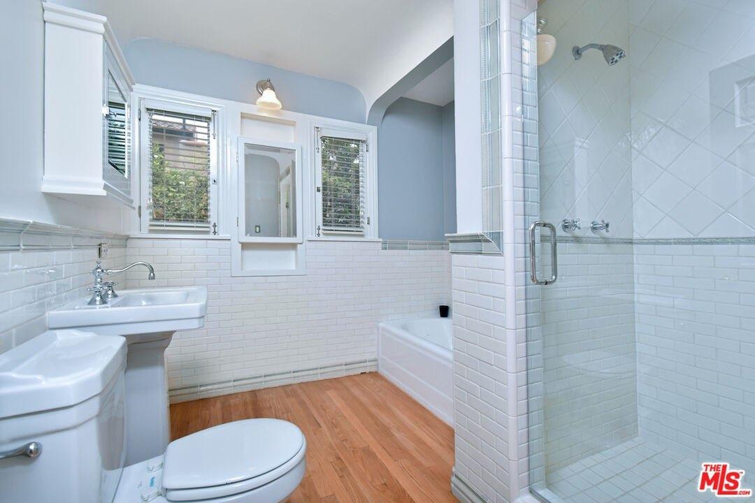 Kelton Ave, Los Angeles, CA 90064