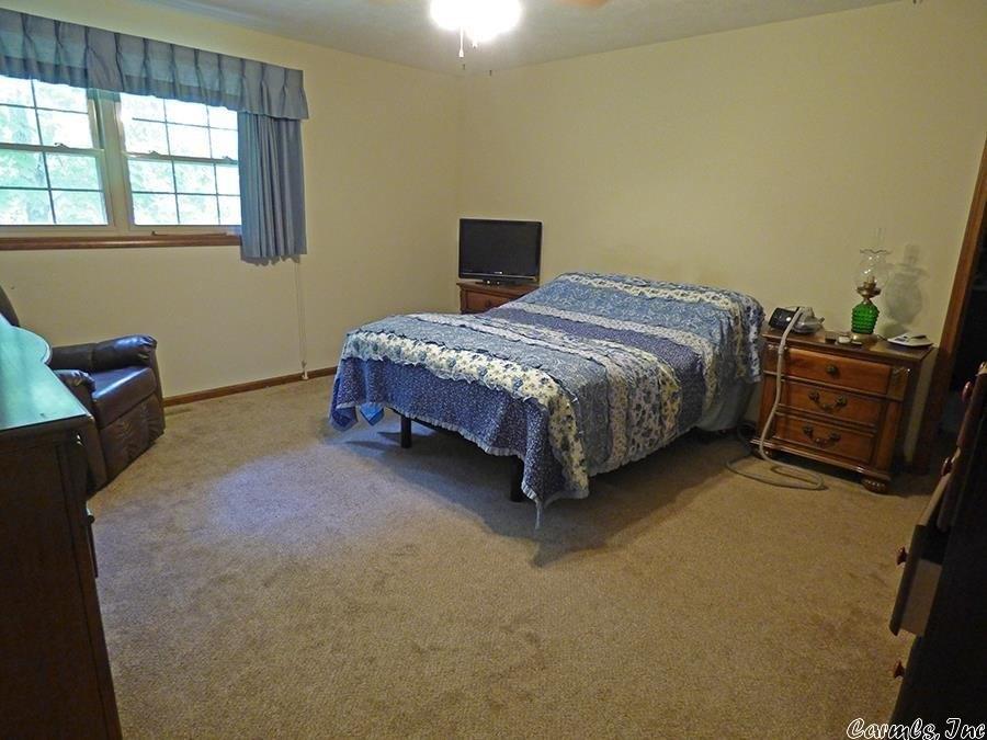 Immokalee Dr, Cherokee Village, AR 72529