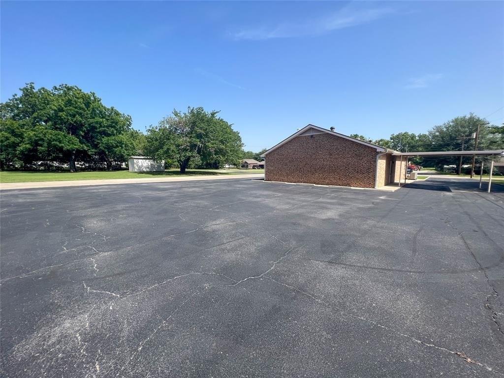 Carpenter St, Bridgeport, TX 76426