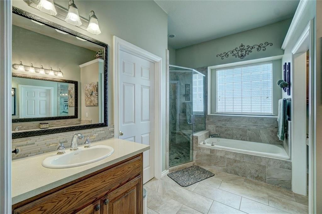 Farmington Way, Edmond, OK 73012