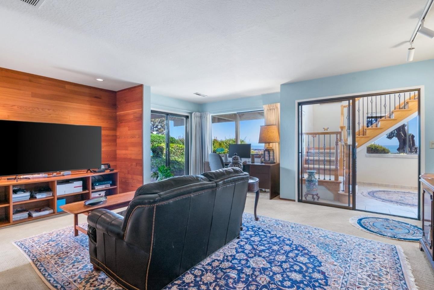 W Cliff Dr, Santa Cruz, CA 95060