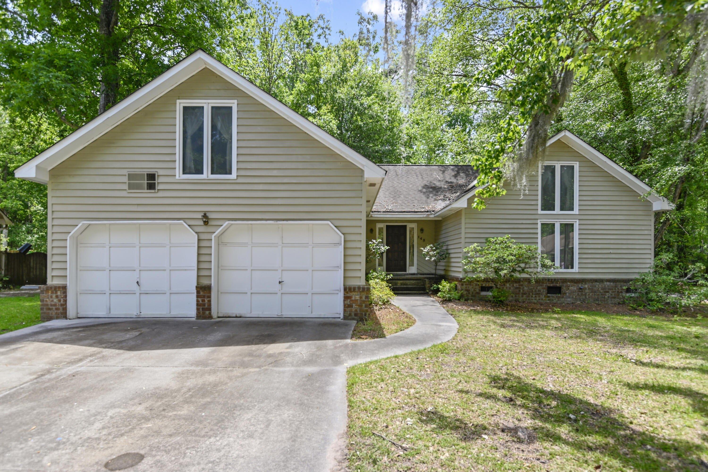 Savannah Round, Summerville, SC 29485