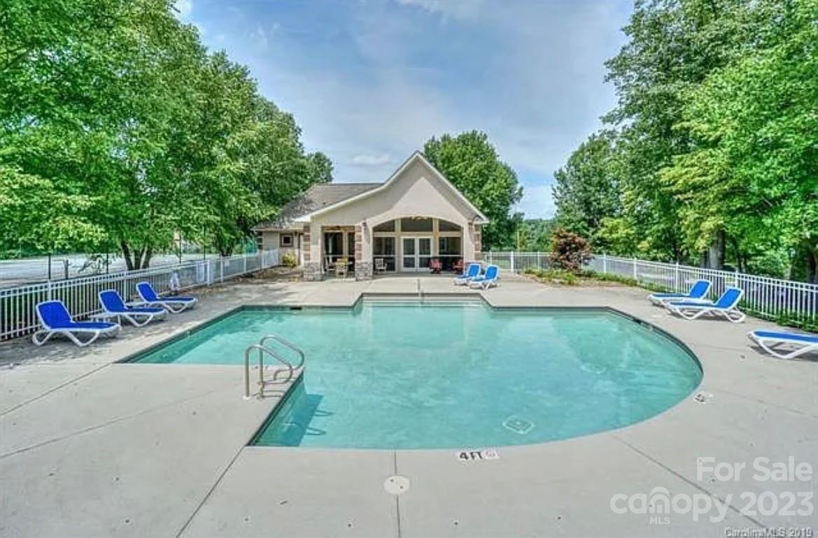 Grand Bay Dr, Mooresville, NC 28117