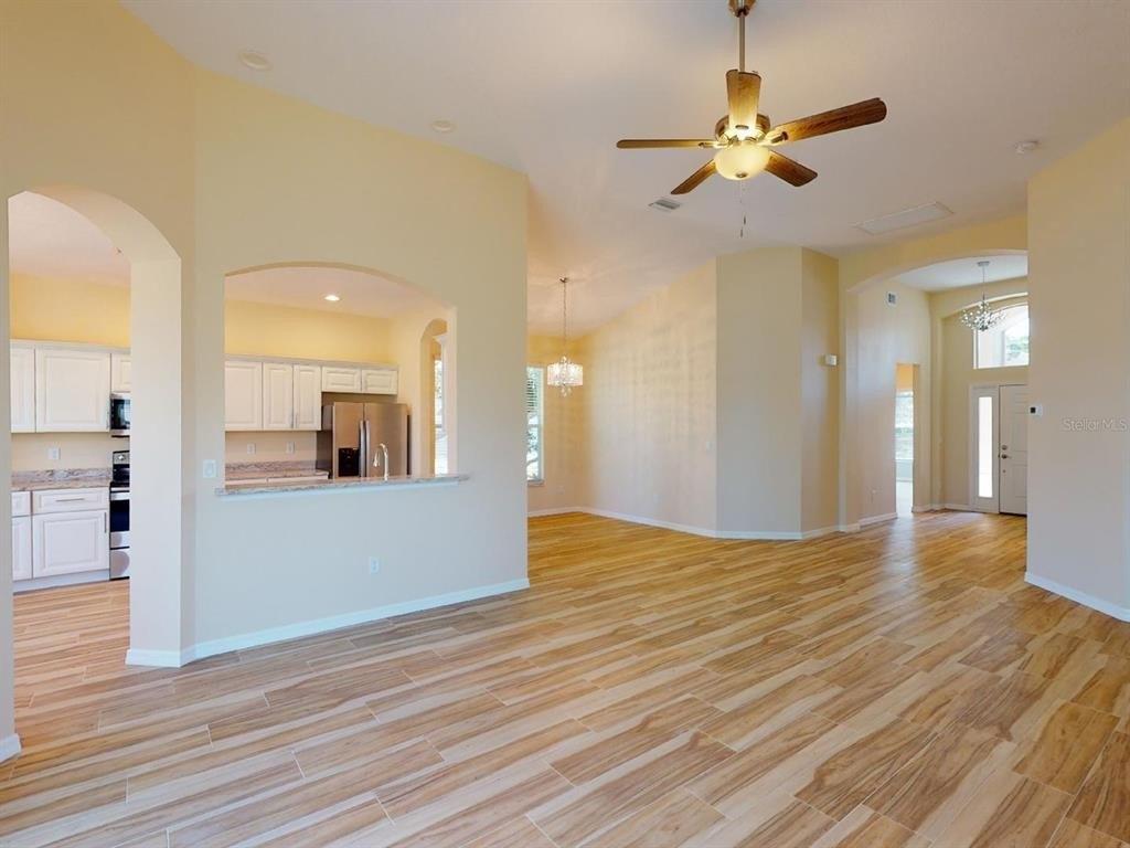 New Covington Dr, Sarasota, FL 34233