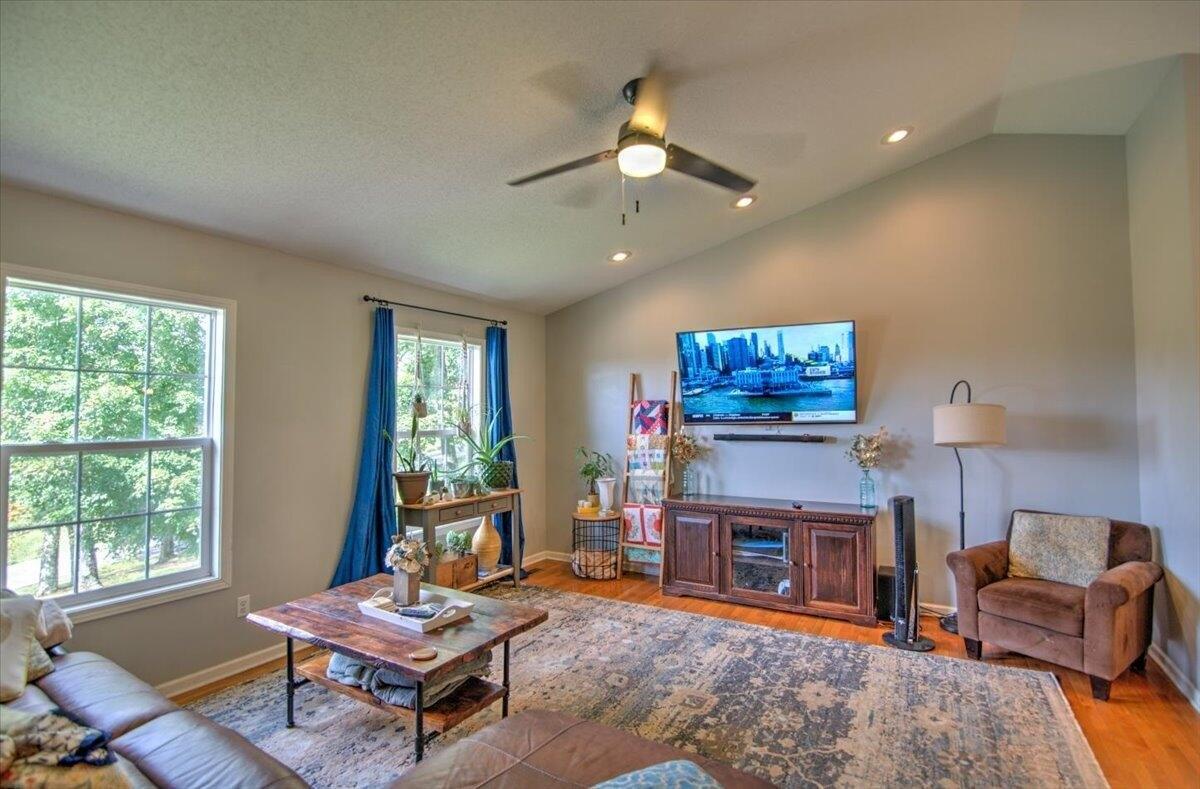 Webb Rd, Piney Flats, TN 37686