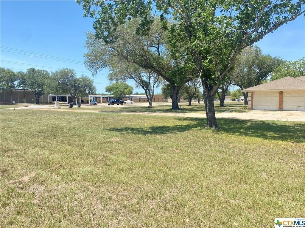 Northgate Rd, Victoria, TX 77904