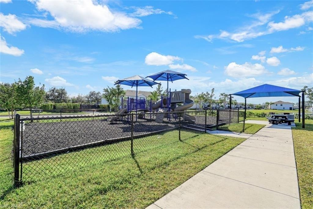 Wildflower Cir, Naples, FL 34119