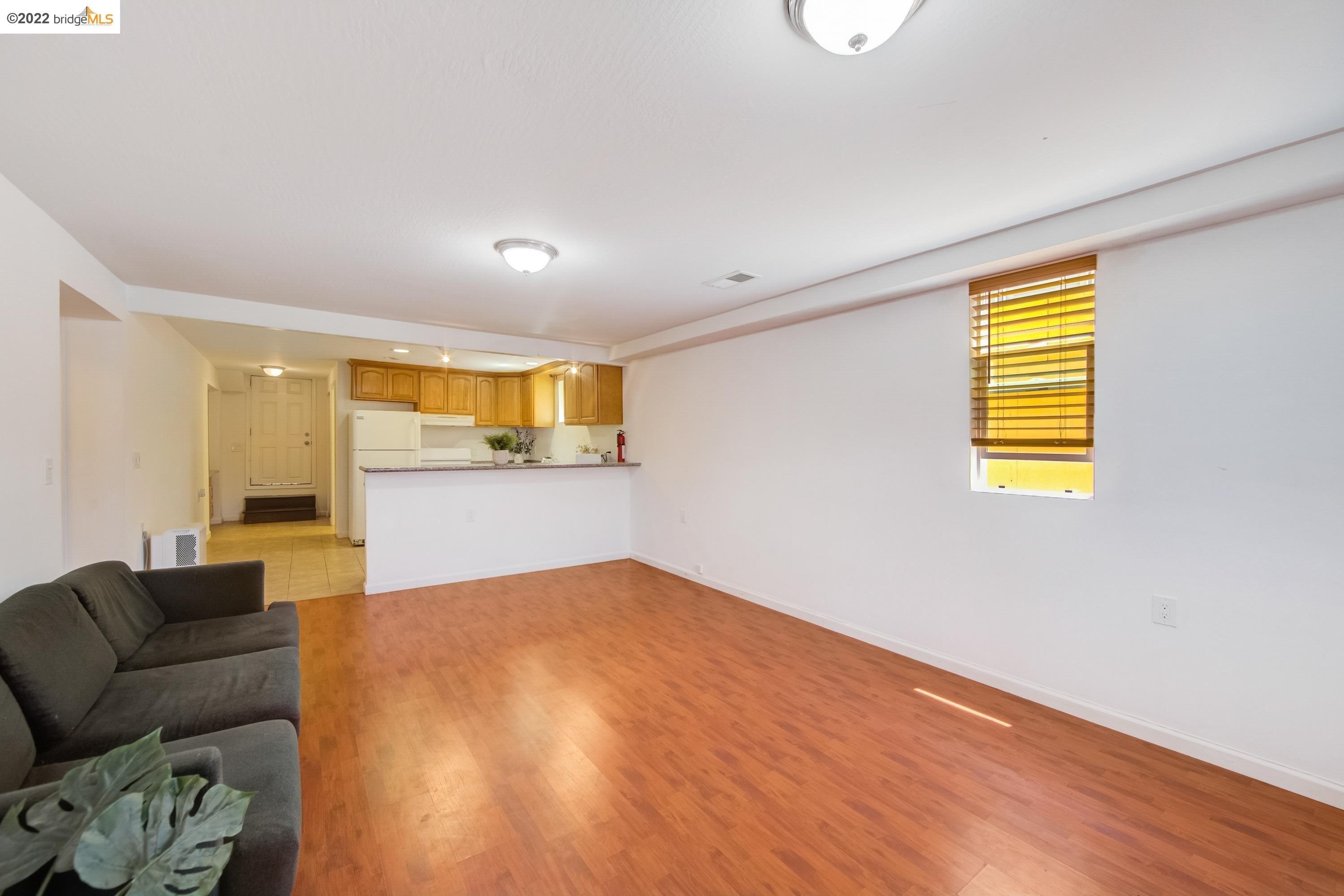 E 16th St, Oakland, CA 94601